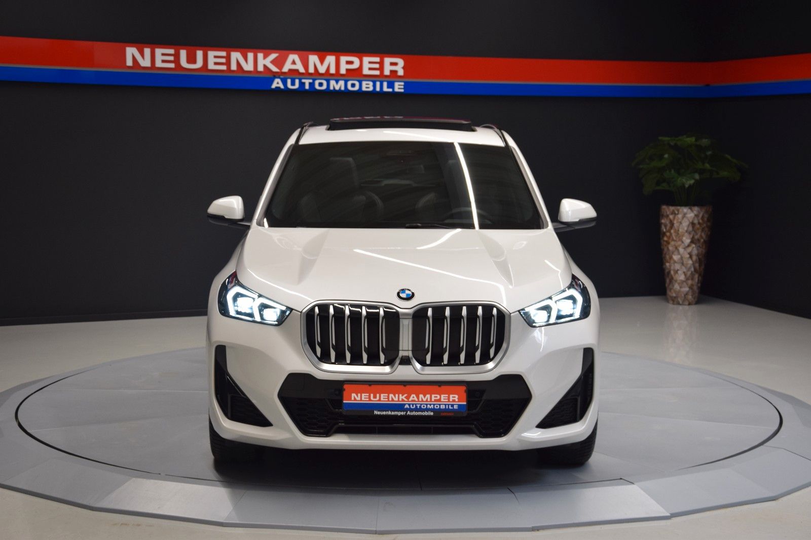 Fahrzeugabbildung BMW X1 20 i sDrive M Sport Leder Pano HuD h/k Memory
