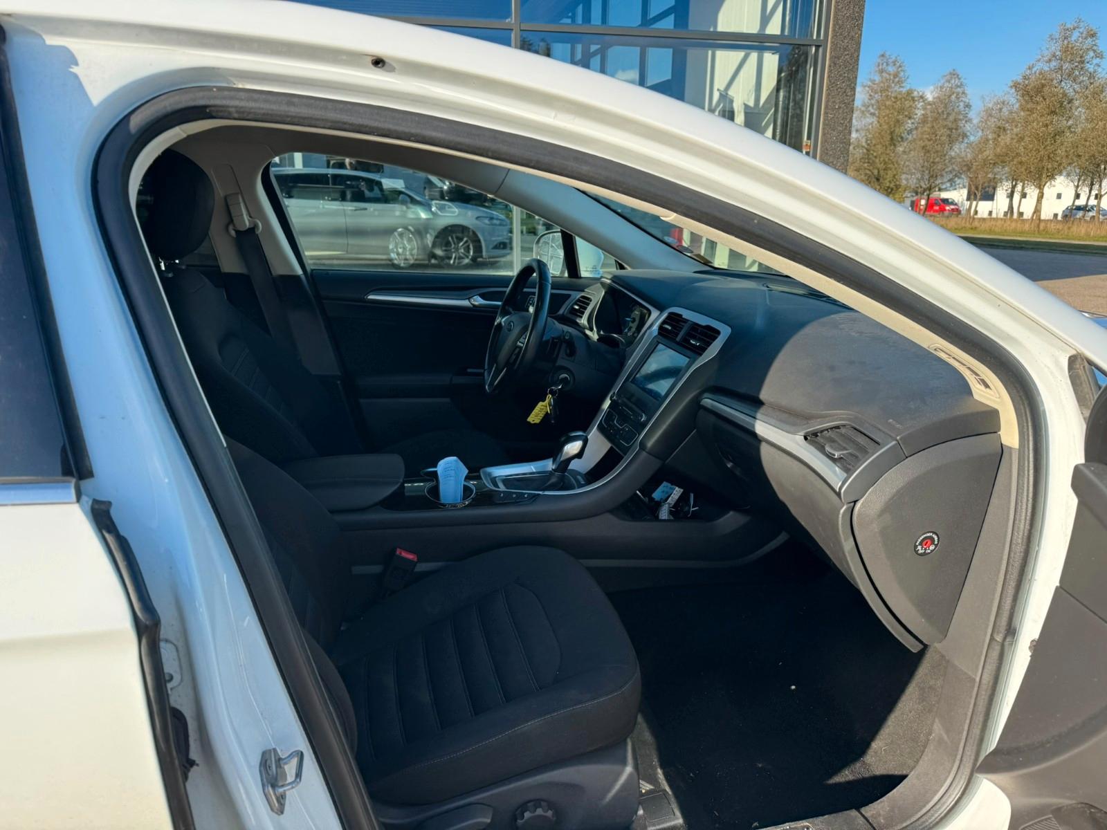 Ford Mondeo 2015 — photo 12