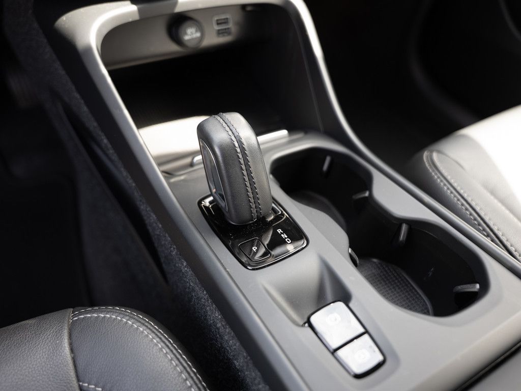 Volvo XC40 B4 Momentum Pro AWD LED W-LAN NAVI KAMERA foto 22