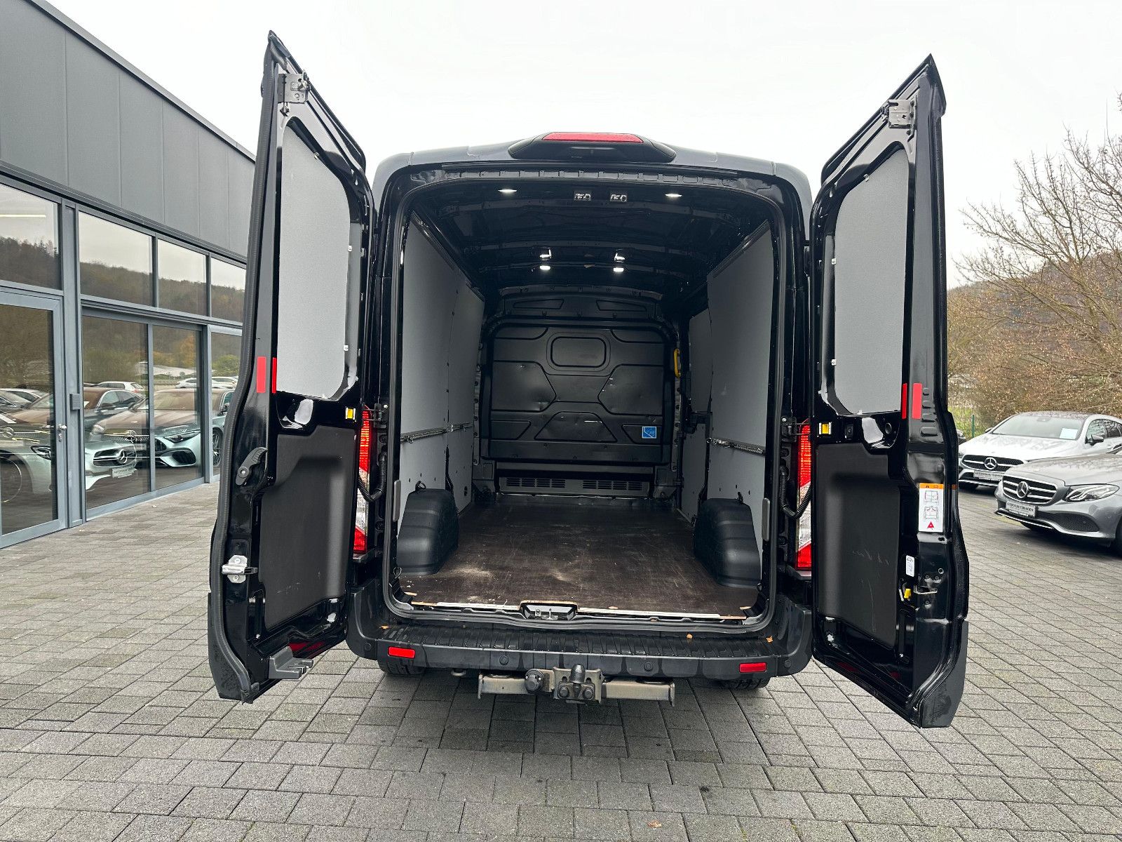 Fahrzeugabbildung Ford Transit 350 L3H2 AUTOMATIK*TREND*AHK*NAVI*EXPRES