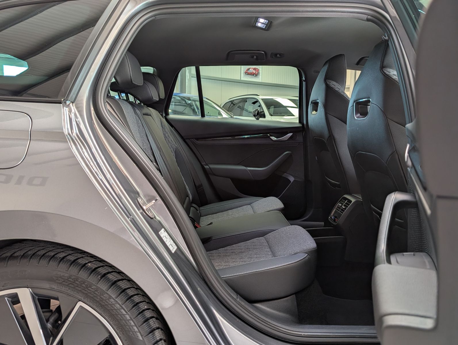 Fahrzeugabbildung SKODA Octavia 2.0 TDI Sportline Matrix Canton AHK 5J.G