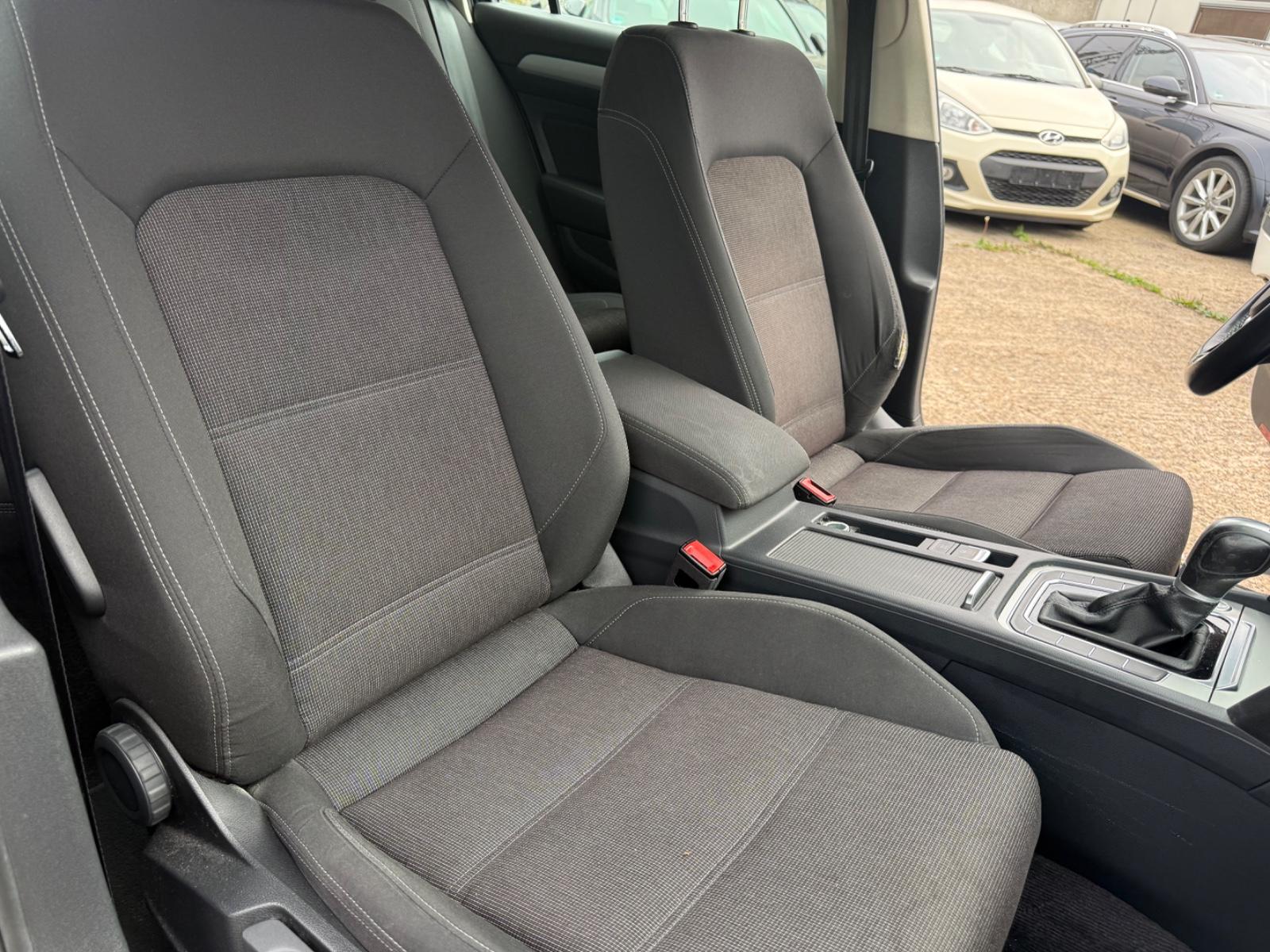 Volkswagen Passat 2015 — photo 18
