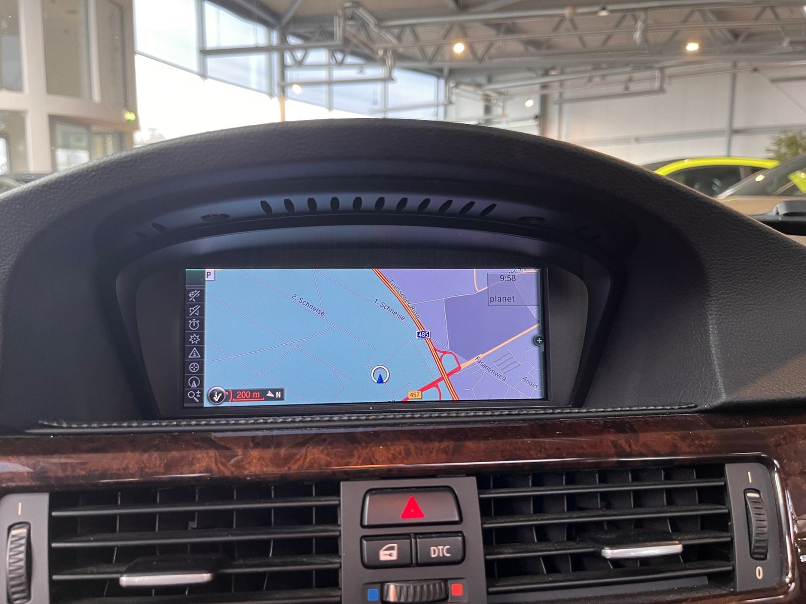 Fahrzeugabbildung BMW 320i  Touring PANO XENON NAVI