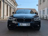 BMW 120i Automatik Advantage  - BMW 120: Schwarz