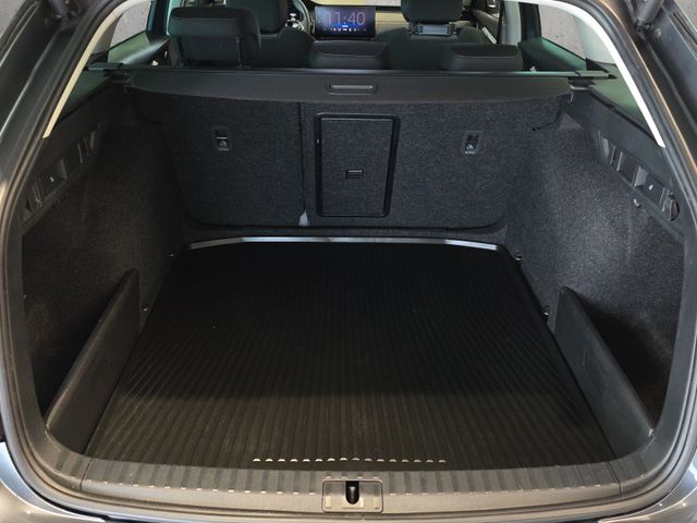 Octavia Combi Selection Plus 1.5 TSI DSG*NAV*