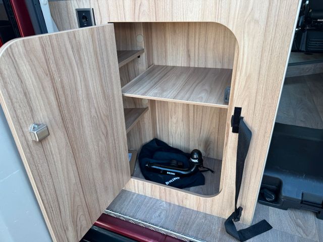 HYMER / ERIBA / HYMERCAR Sydney Aufstelldach-Autom-118 KW-Ahk-Alarm-Leder