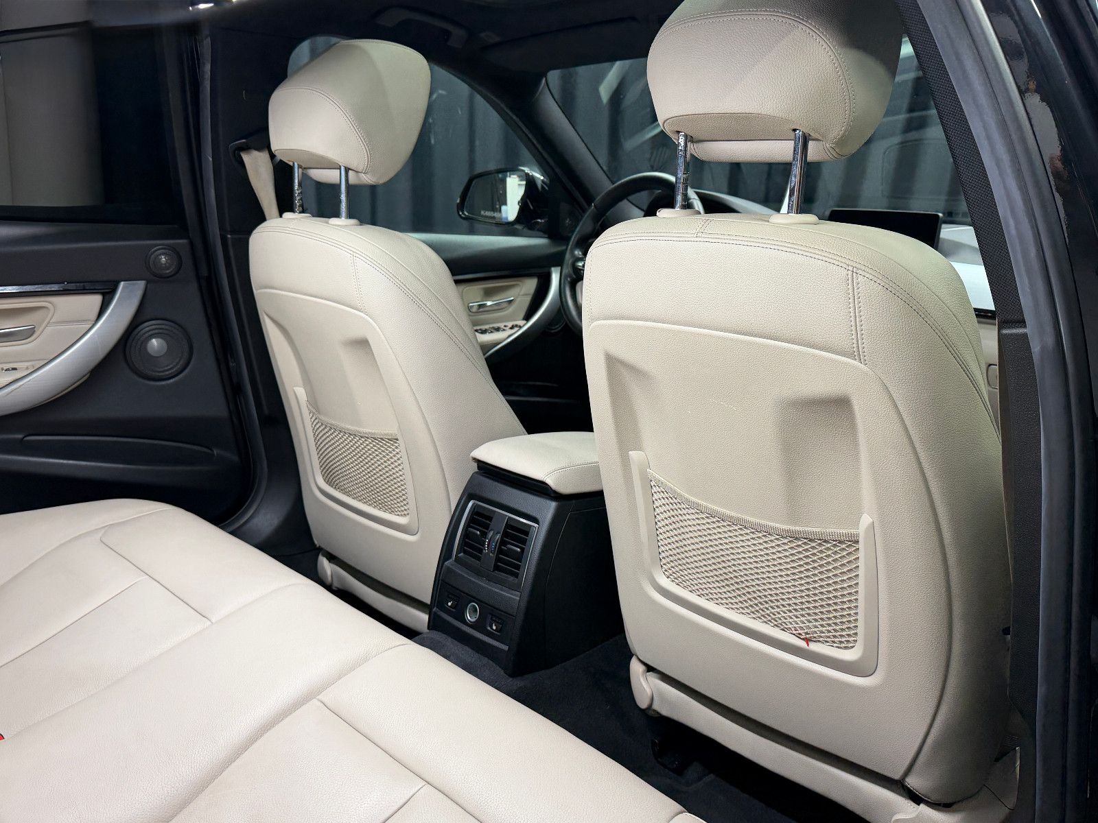 Fahrzeugabbildung BMW 335d xDrive Limo M Sport|H&K|PANO|HuD|VOLL