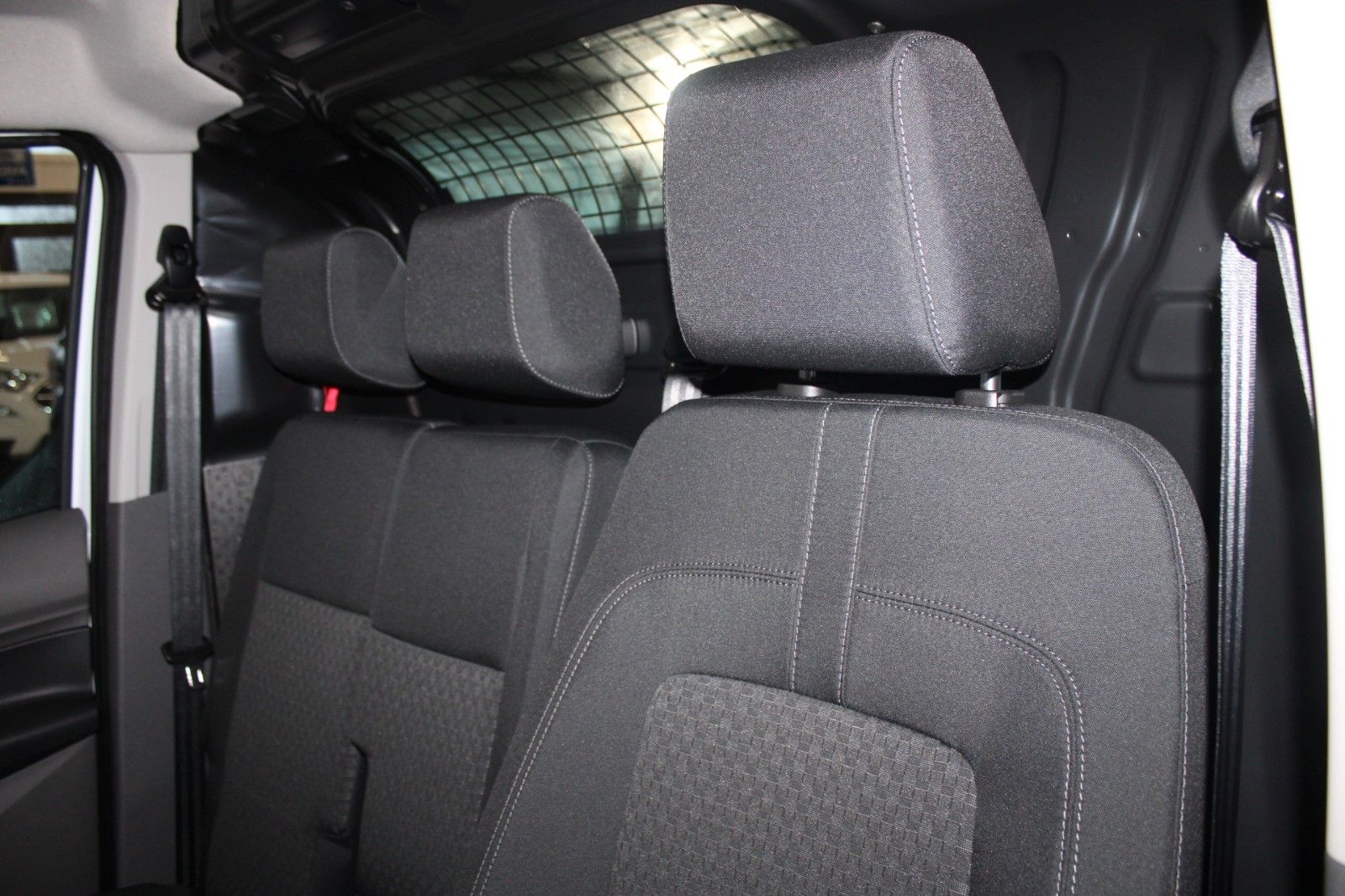 Fahrzeugabbildung Ford Transit Connect TREND L1 KLIMA 3-Sitzer PDC AHK