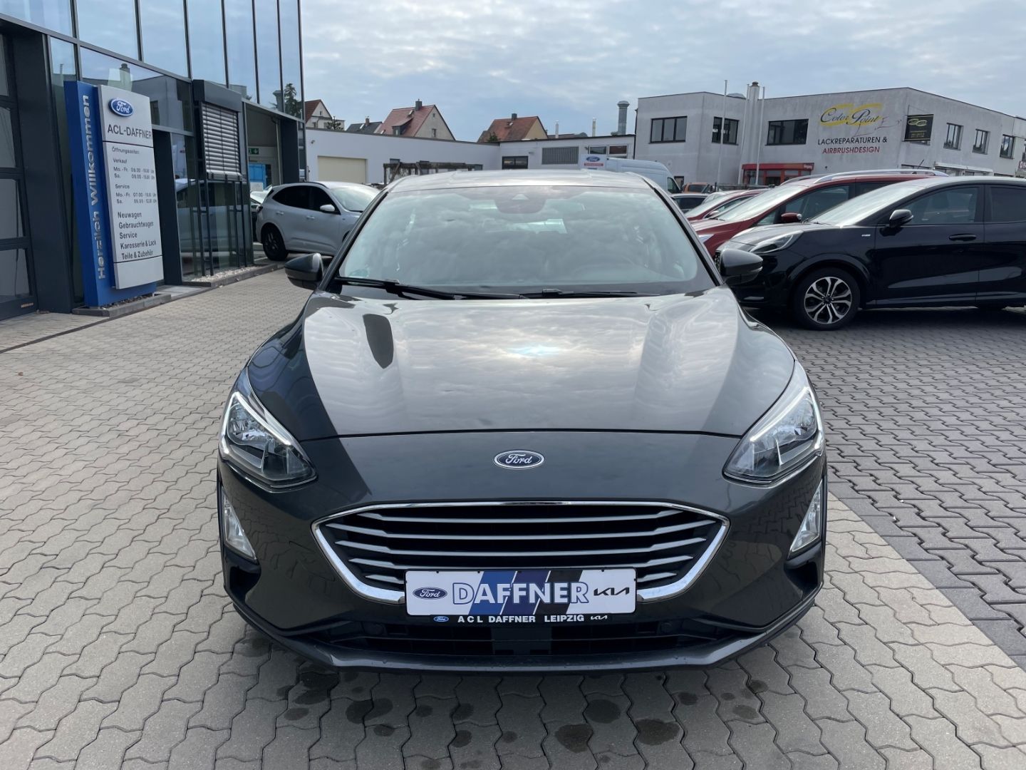 Fahrzeugabbildung Ford Focus C&C MHEV Kamera VerkehrszeichenERK DAB