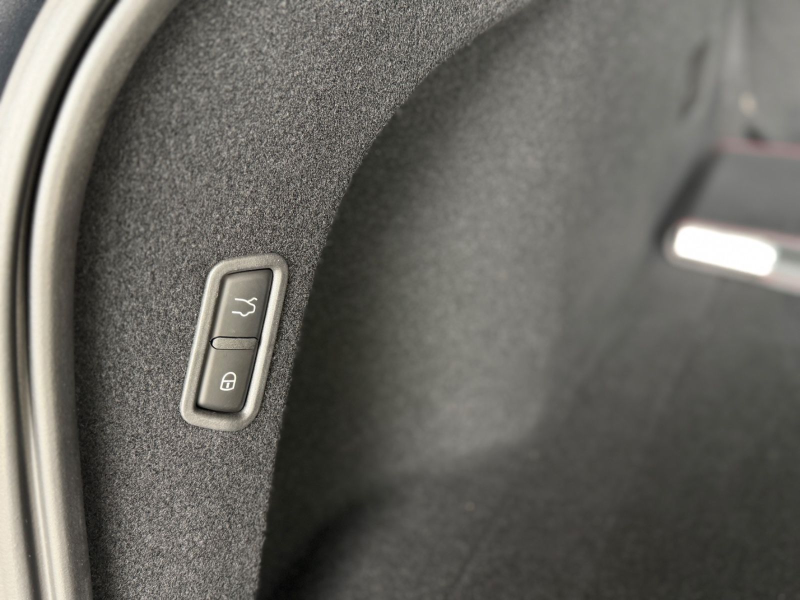 Levante GT Mild-Hybrid Soft Close Pano 21"