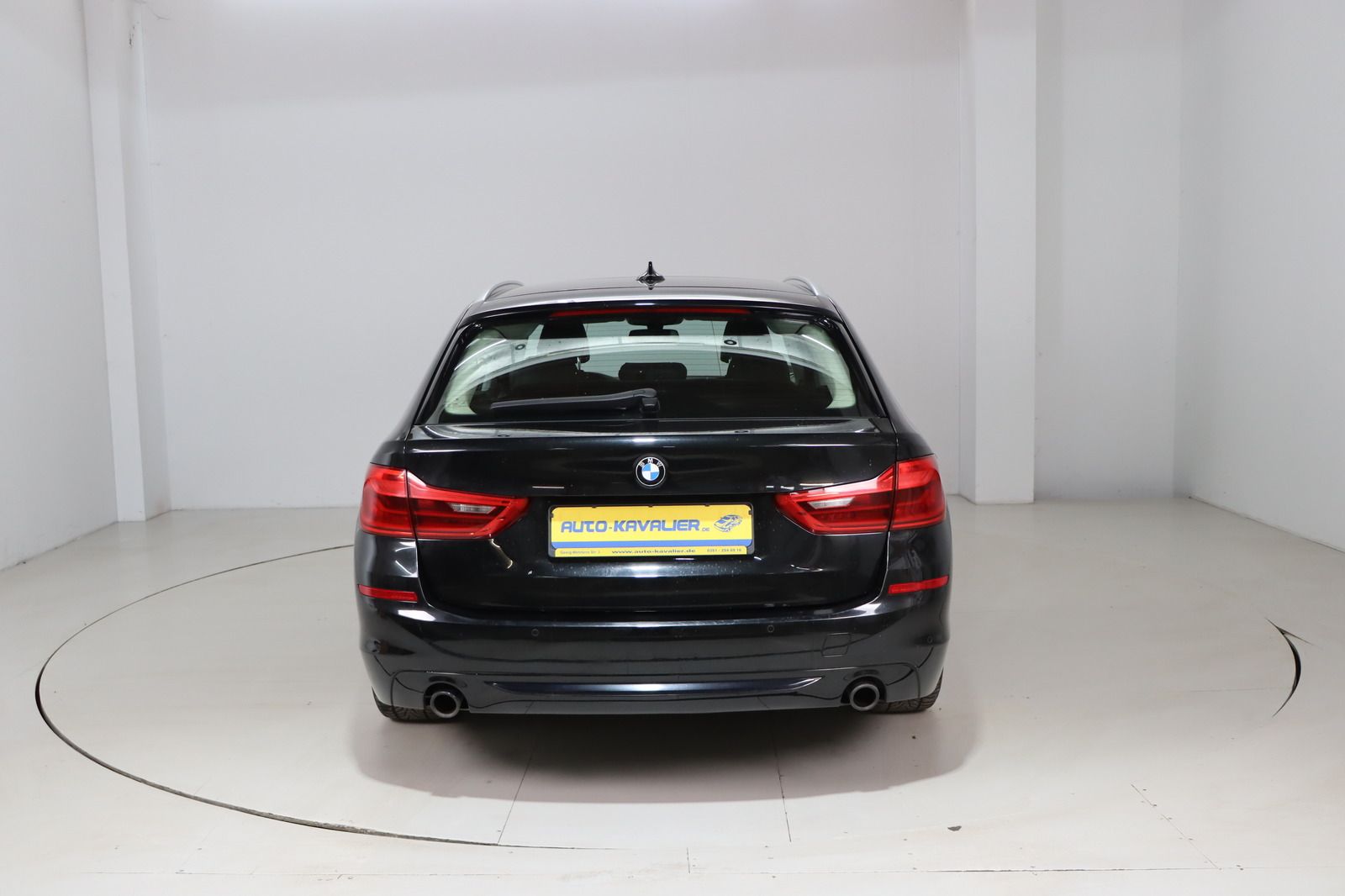 Fahrzeugabbildung BMW 530 d xDrive Sport Line * LED * HUD * Touring