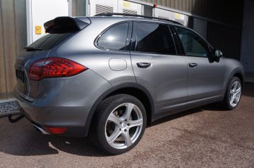 Porsche Cayenne - 4