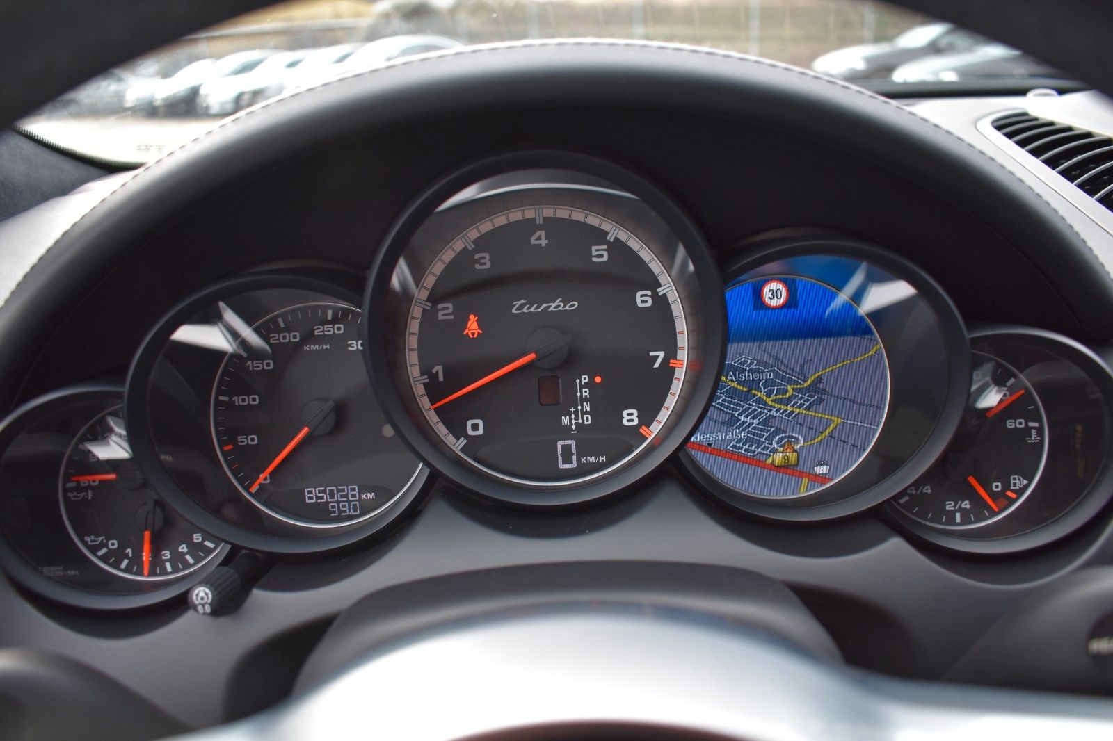 Fahrzeugabbildung Porsche Cayenne Turbo Panorama AHK Sport Chrono Keramik