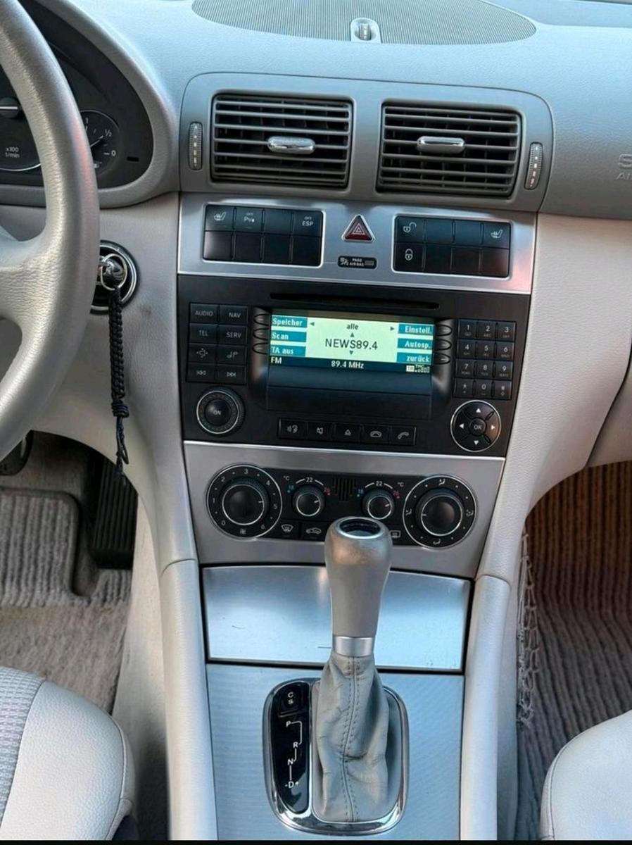 Mercedes-Benz C220 2007 — photo 11