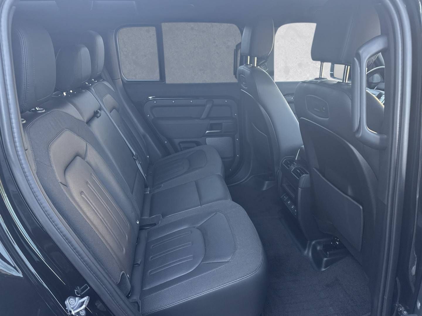 Fahrzeugabbildung Land Rover Land Rover Defender D300 SE