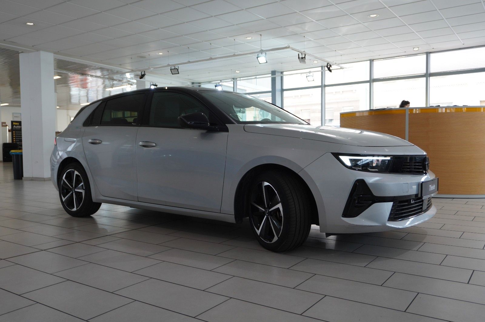Fahrzeugabbildung Opel Astra L Lim. 1.6 HYBRID GS SPORT NAVI/360°/SPORT