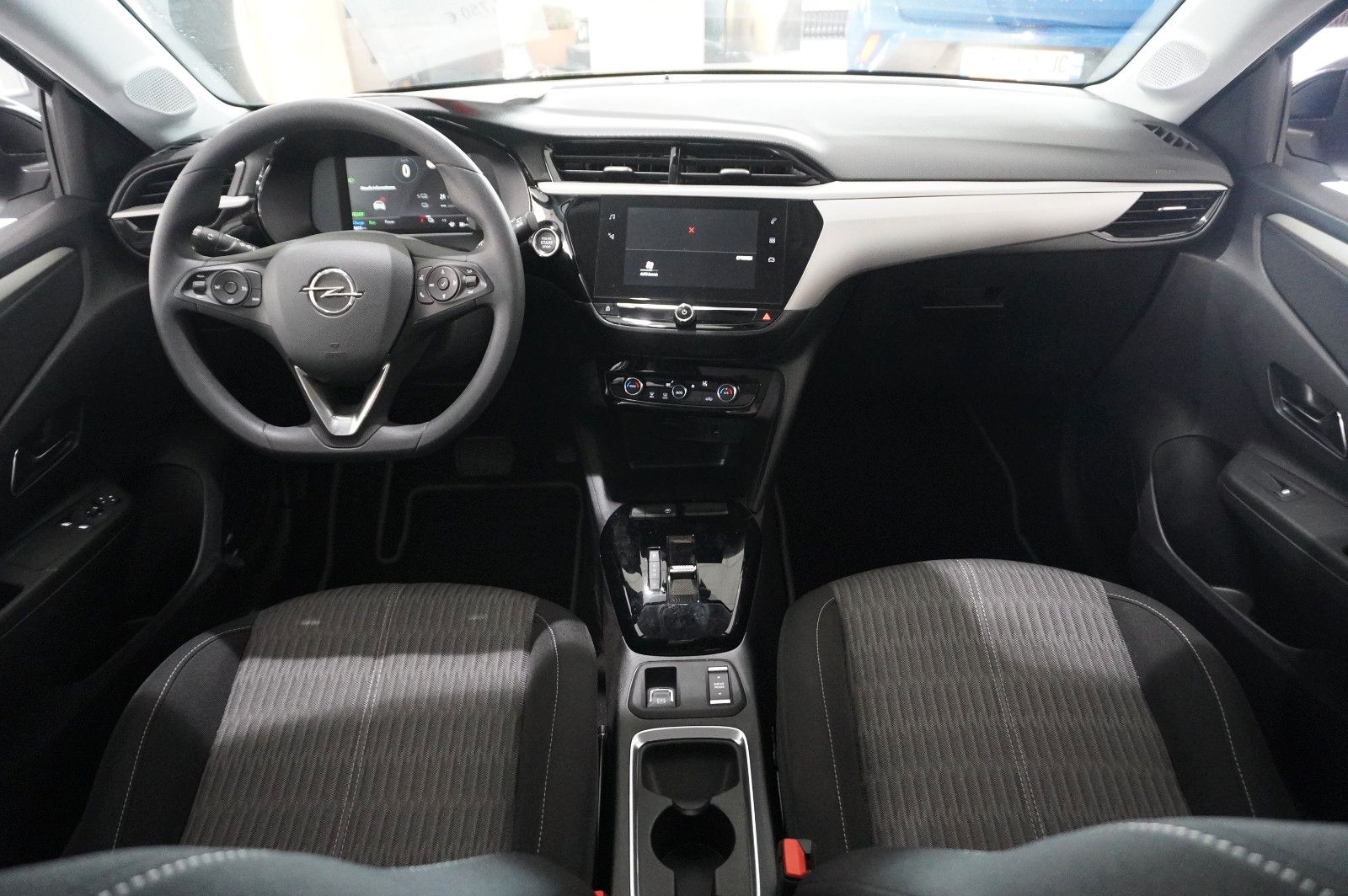 Fahrzeugabbildung Opel Corsa-e F EDITION 7KW NAVI/VIRT/SPORT/DAB/WÄRMEP