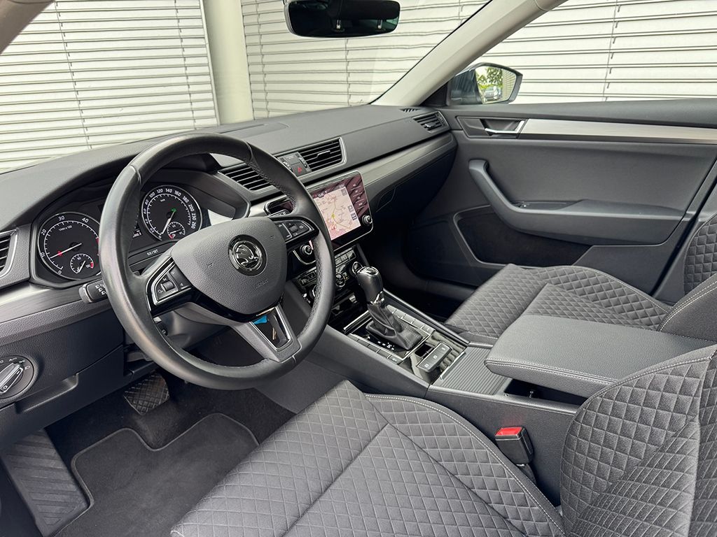 Superb Combi 2.0 TDI Style *NAVI*ACC*KAMERA*