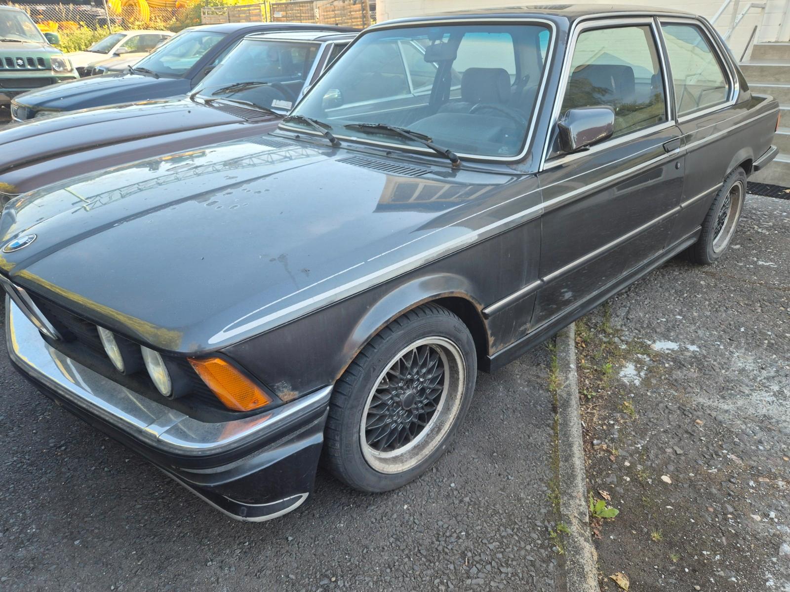 BMW 323i