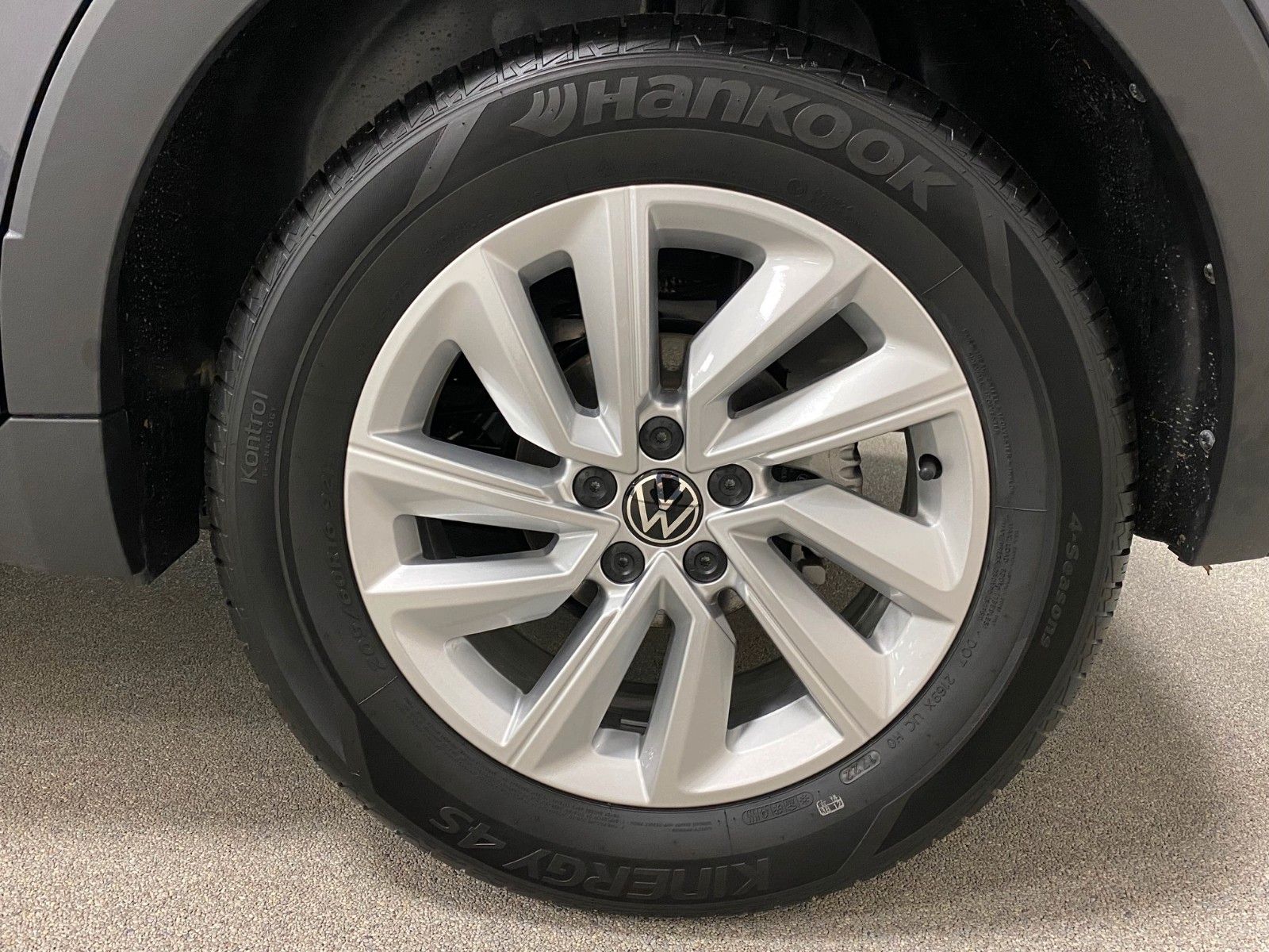 Fahrzeugabbildung Volkswagen T-Cross 1.0 TSI LIFE+ALLWETTER++SITZHEIZUNG+PDC+