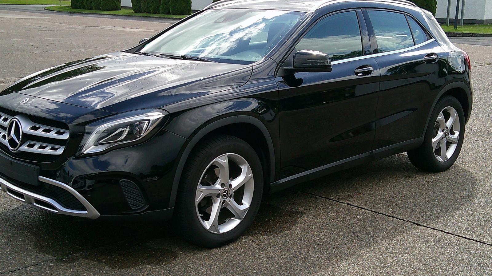 Mercedes-Benz GLA 180 GLA GLA 180 CDI / d, Pano-Dach