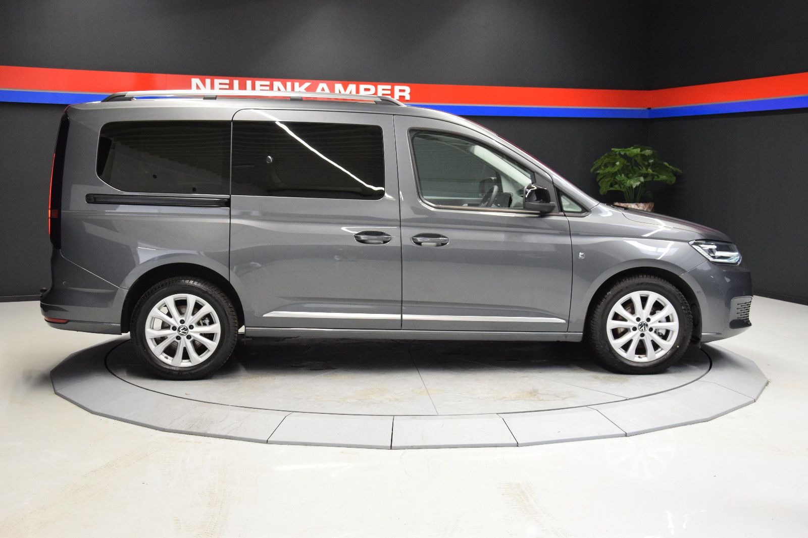 Fahrzeugabbildung Volkswagen Caddy Style Maxi Navi LED ACC 7 Sitze