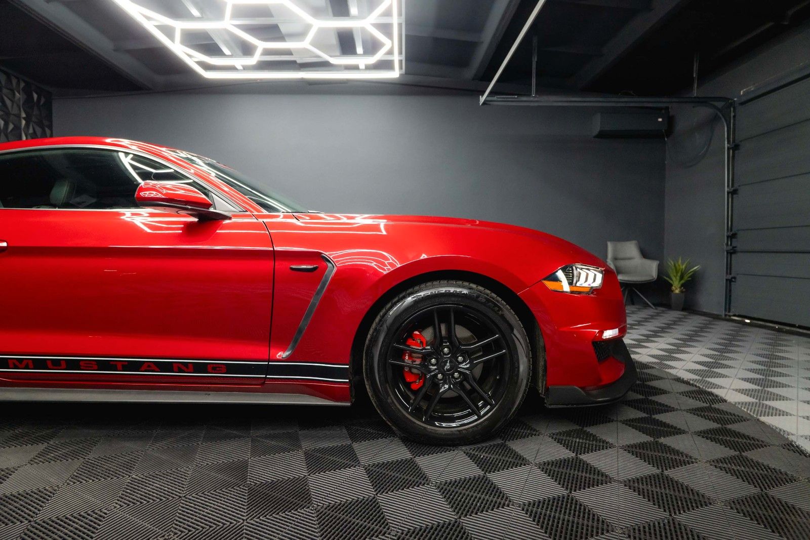Fahrzeugabbildung Ford Mustang Shelby Coupe GT 350 Package Dark Horse