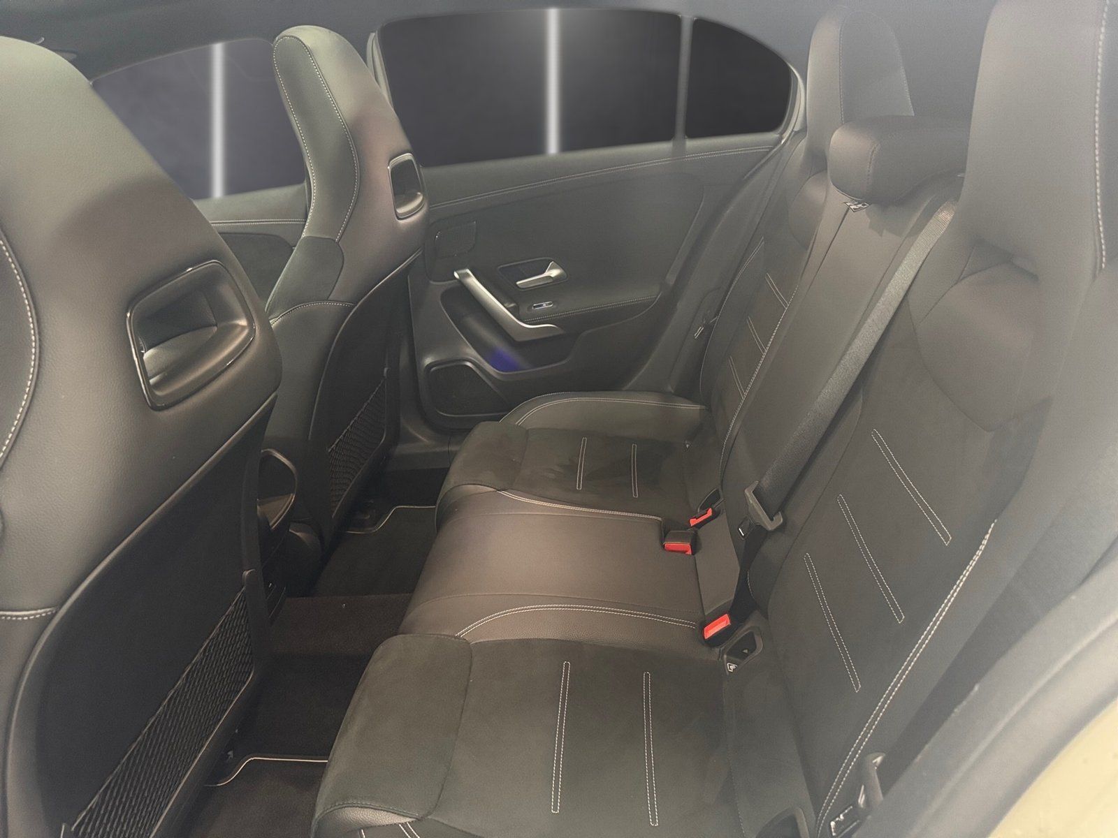Fahrzeugabbildung Mercedes-Benz A 250 e AMG*DISTRONIC*MULTIBEAM*AHK*Pano-Dach