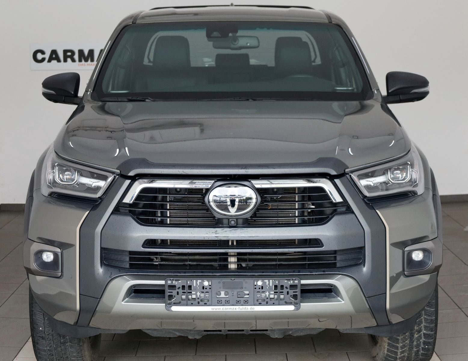 Fahrzeugabbildung Toyota Hilux 2.8 D-4D Invincible,Rollbügel, Rollo , AHK