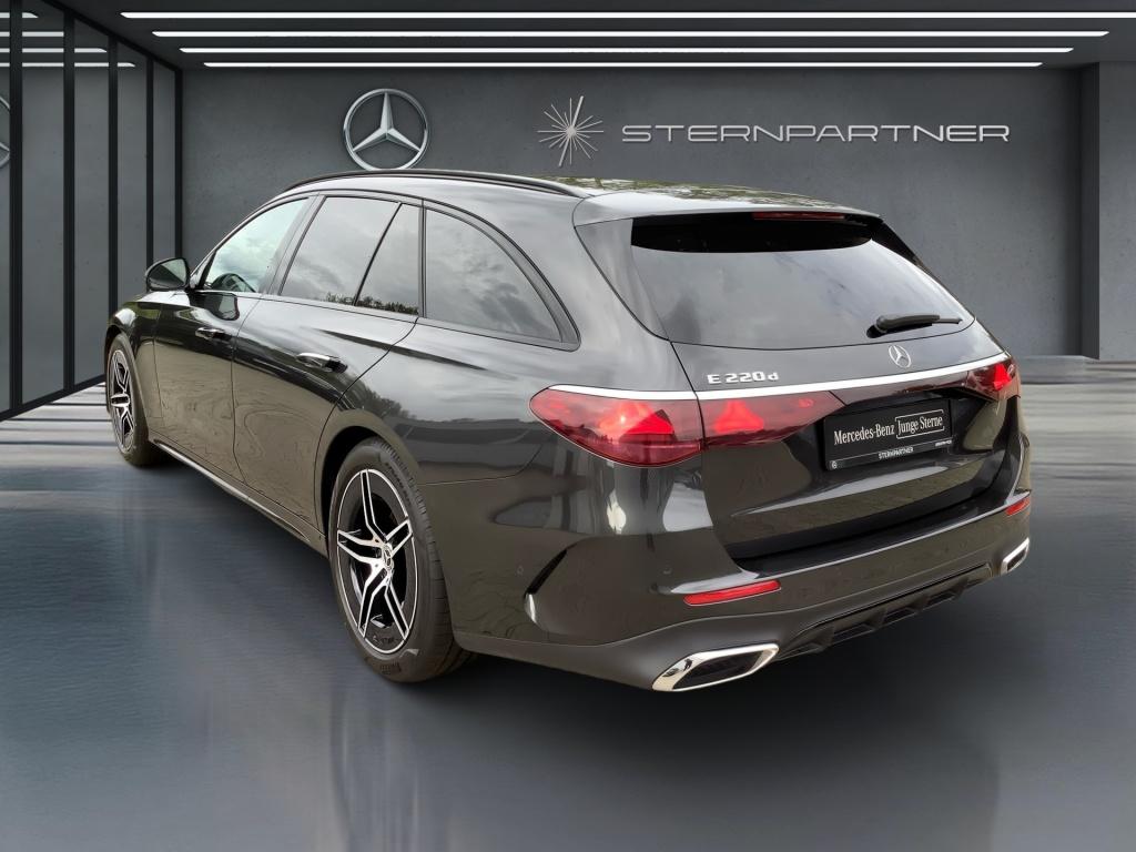 Mercedes-Benz E 220 d T AMG+MBUX+PANORAMA+DISTR+TOTW+NIGHT+AHK
