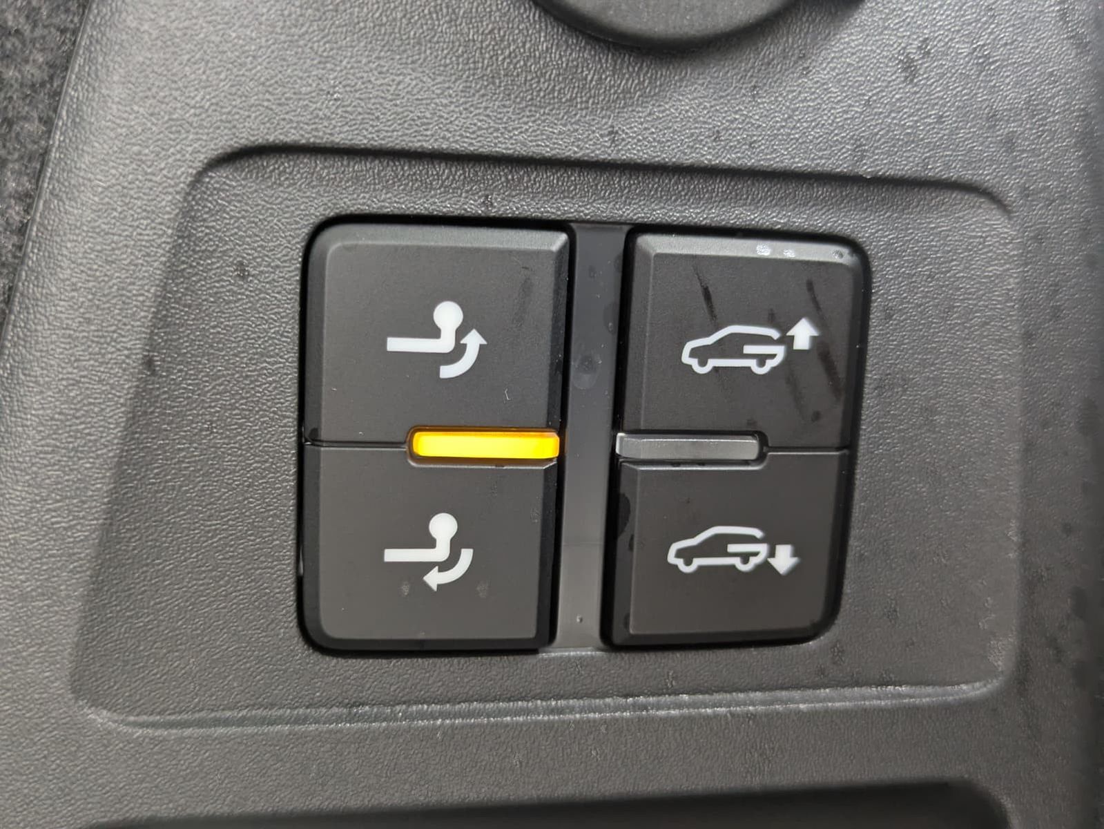 Fahrzeugabbildung Volkswagen Touareg 3.0TDI 4M R-Line VOLL Black 22" UPE 114T