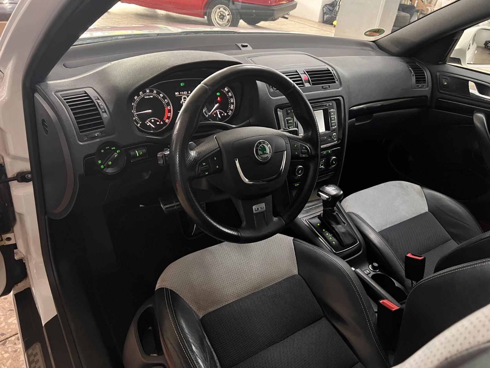 Skoda Octavia 2012 — photo 13