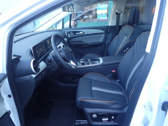 Fahrzeugabbildung DFSK Forthing 4 U-Tour Noble 1,5T 7Sitzer Shz Pano LE