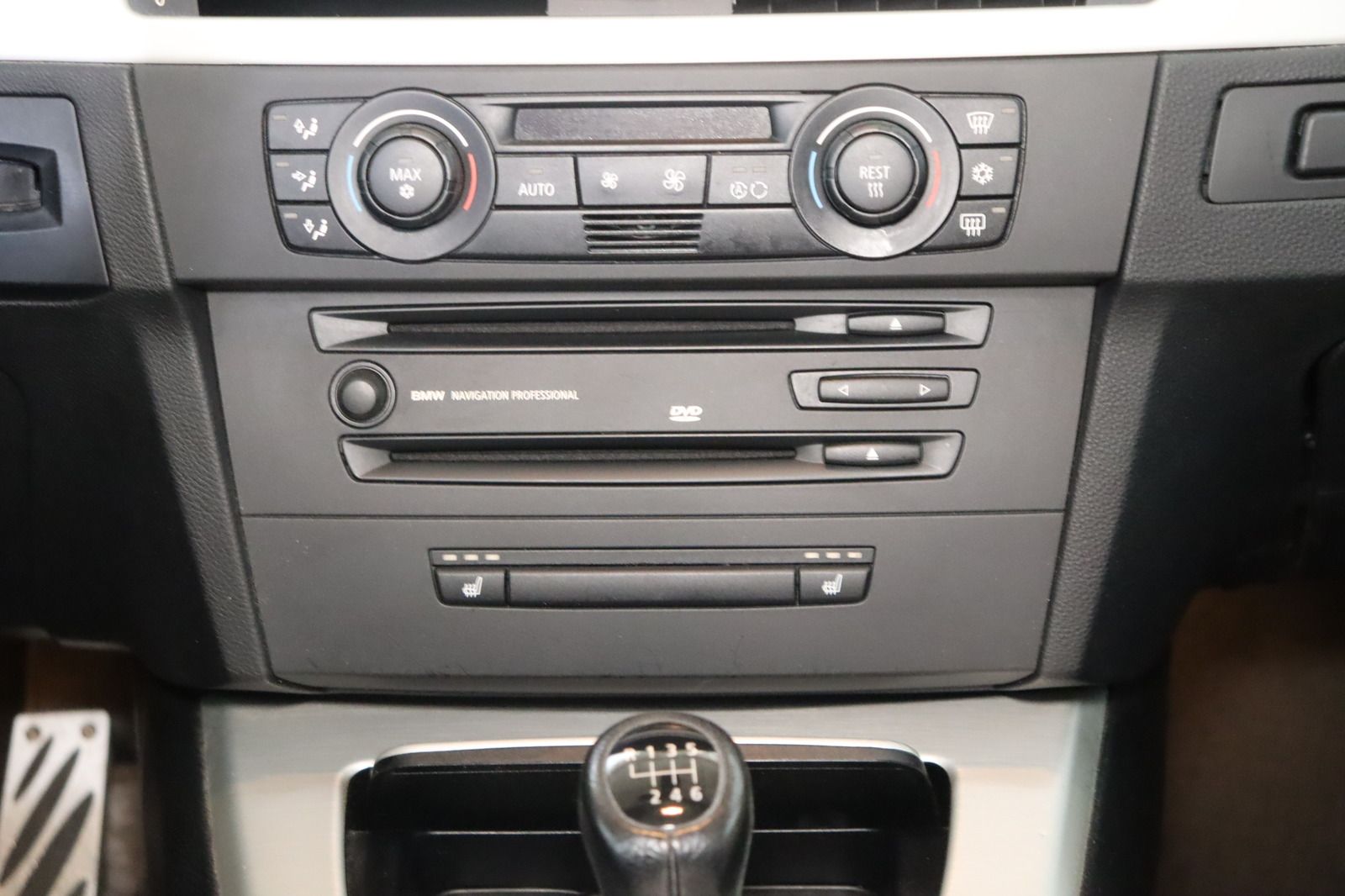 Fahrzeugabbildung BMW 325 i * Xenon * SD * Leder
