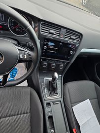 Volkswagen Golf - 12
