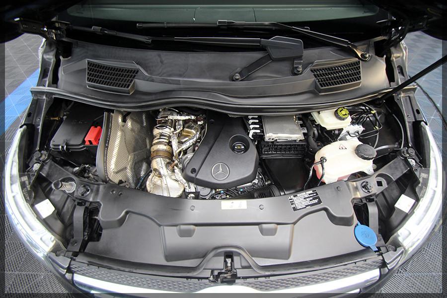 Mercedes-Benz V300 d AVANTGARDE EDITION lang AMG / PANO