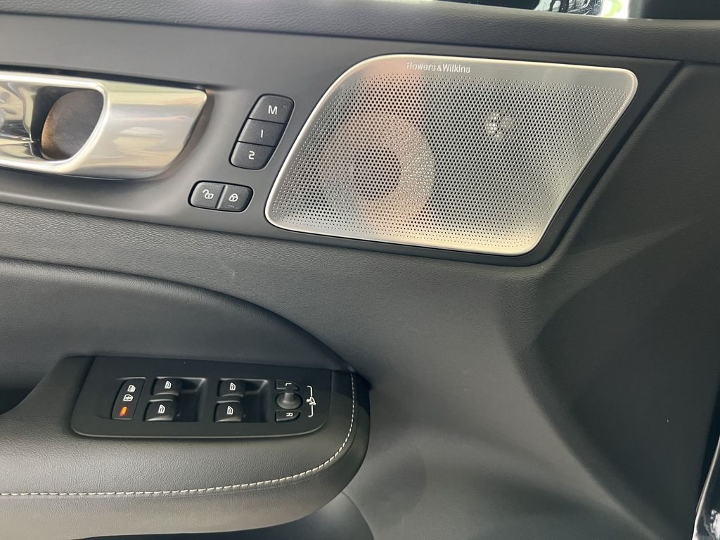 Volvo S60 T8 Ultimate Dark Recharge AWD B&W Massage