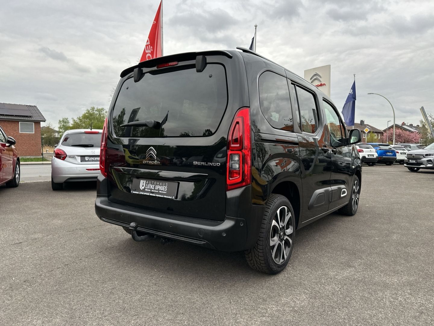 Fahrzeugabbildung Citroën Berlingo 1.2 M PT 130 S&S EAT8 Shine AHK Navi AC