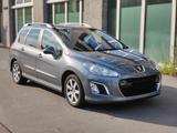 Peugeot 308 SW Premium 120 VTi Premium TÜV + SERVICE NEU - Peugeot 308 aus 2011: SW
