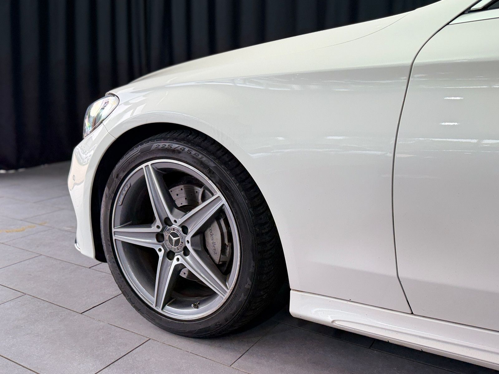 Fahrzeugabbildung Mercedes-Benz C 180 Cabrio |AMG-LINE|LED|RF-CAM|AUTOMATIK