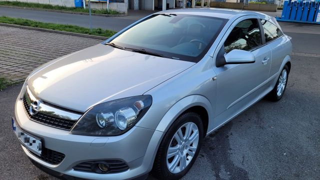 Opel Astra GTC BJ. 2009 / TÜV NEU!