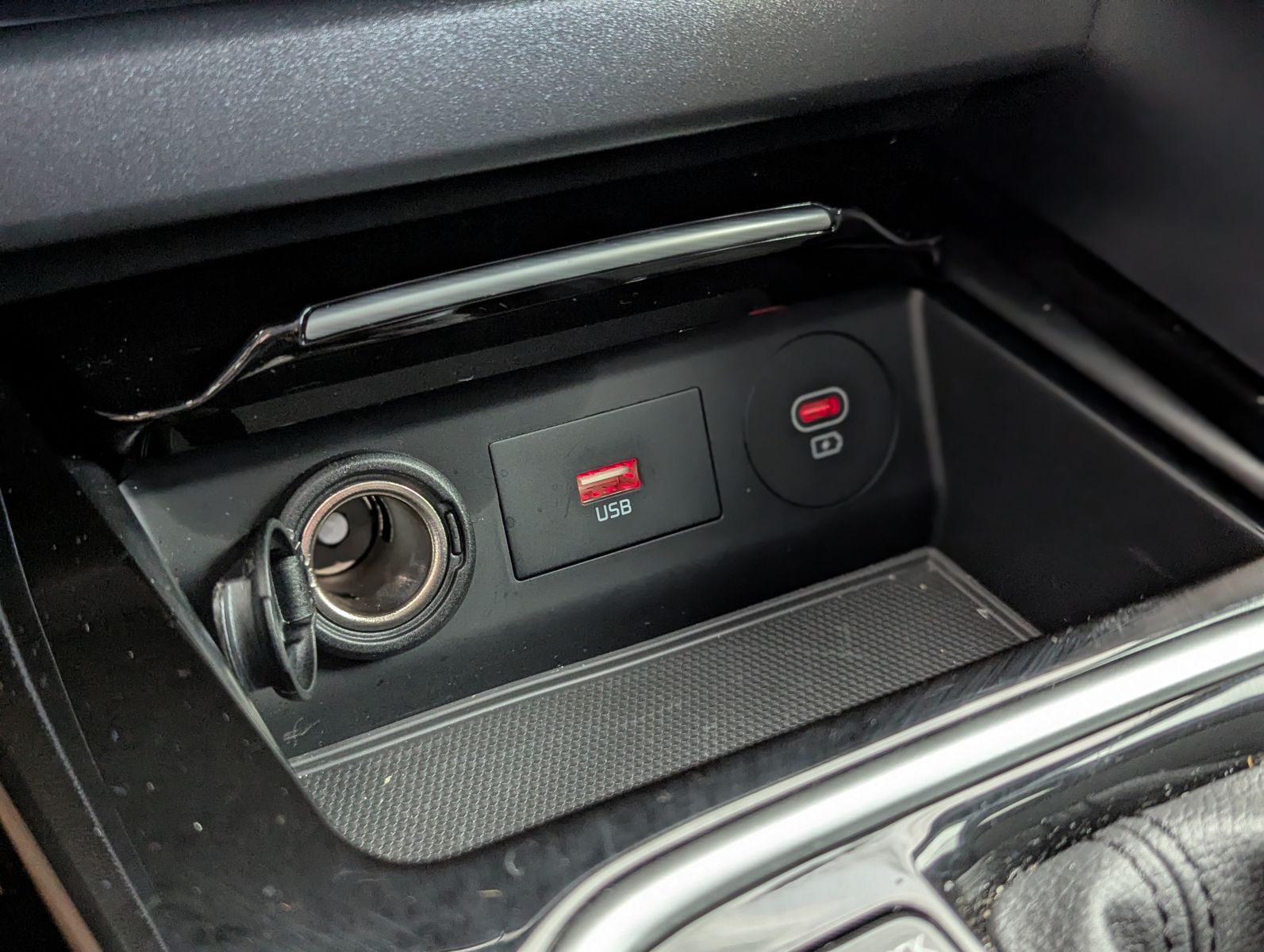 Fahrzeugabbildung Kia cee'd Sportswagon 1.5 Ultim Style-Pak JBL ACC 7J