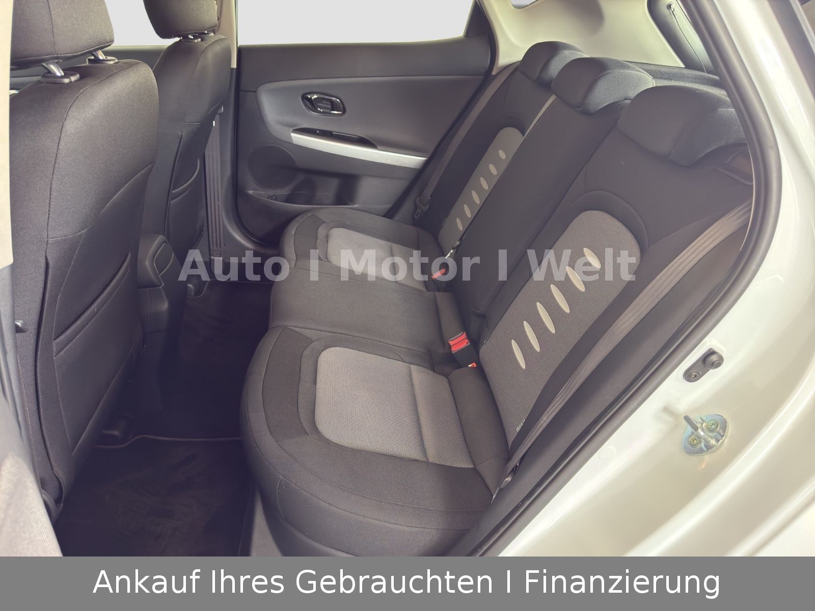Fahrzeugabbildung Kia Ceed FIFA World Cup Edition ALU/SHZ/LKRDHZ/KLIMA