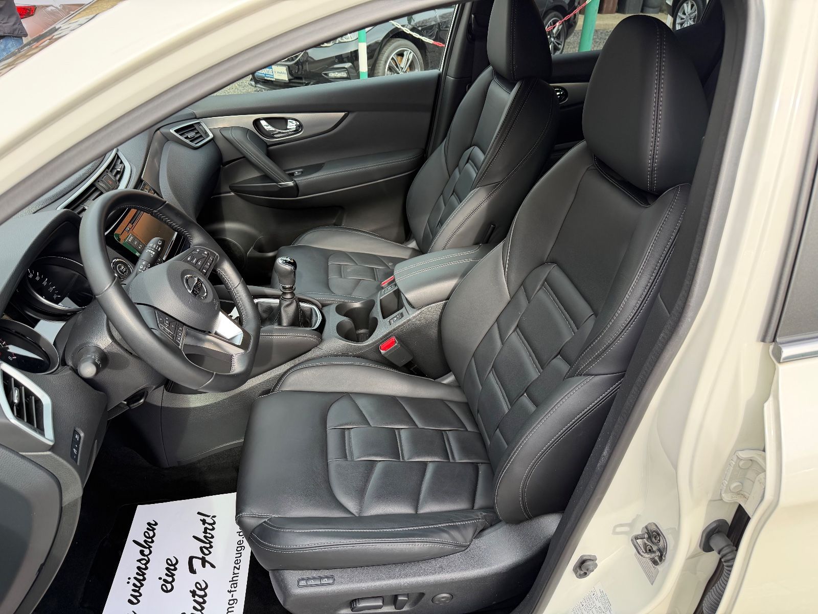 Fahrzeugabbildung Nissan Qashqai Tekna+ VOLLAUSSTATTUNG 19 ZOLL BOSE