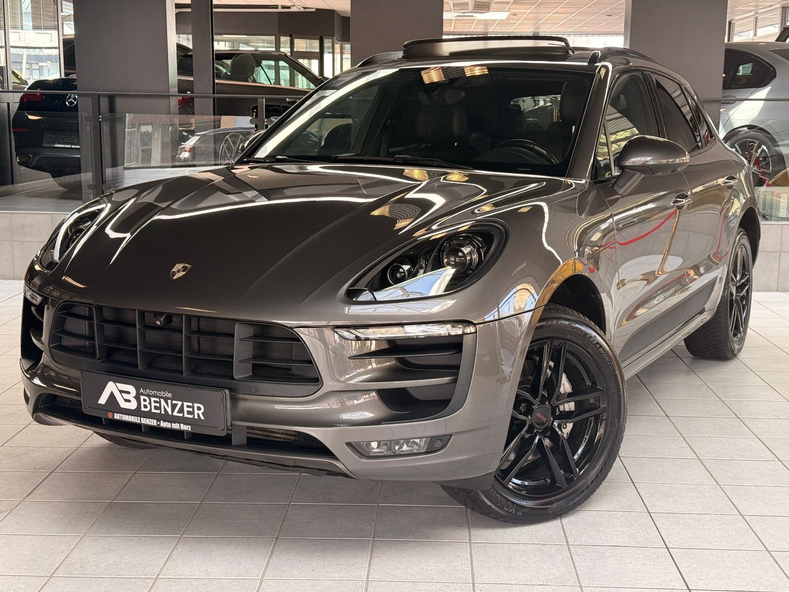 Fahrzeugabbildung Porsche Macan S Diesel/PANO/360°/MEMORY/SOUND/SHZ