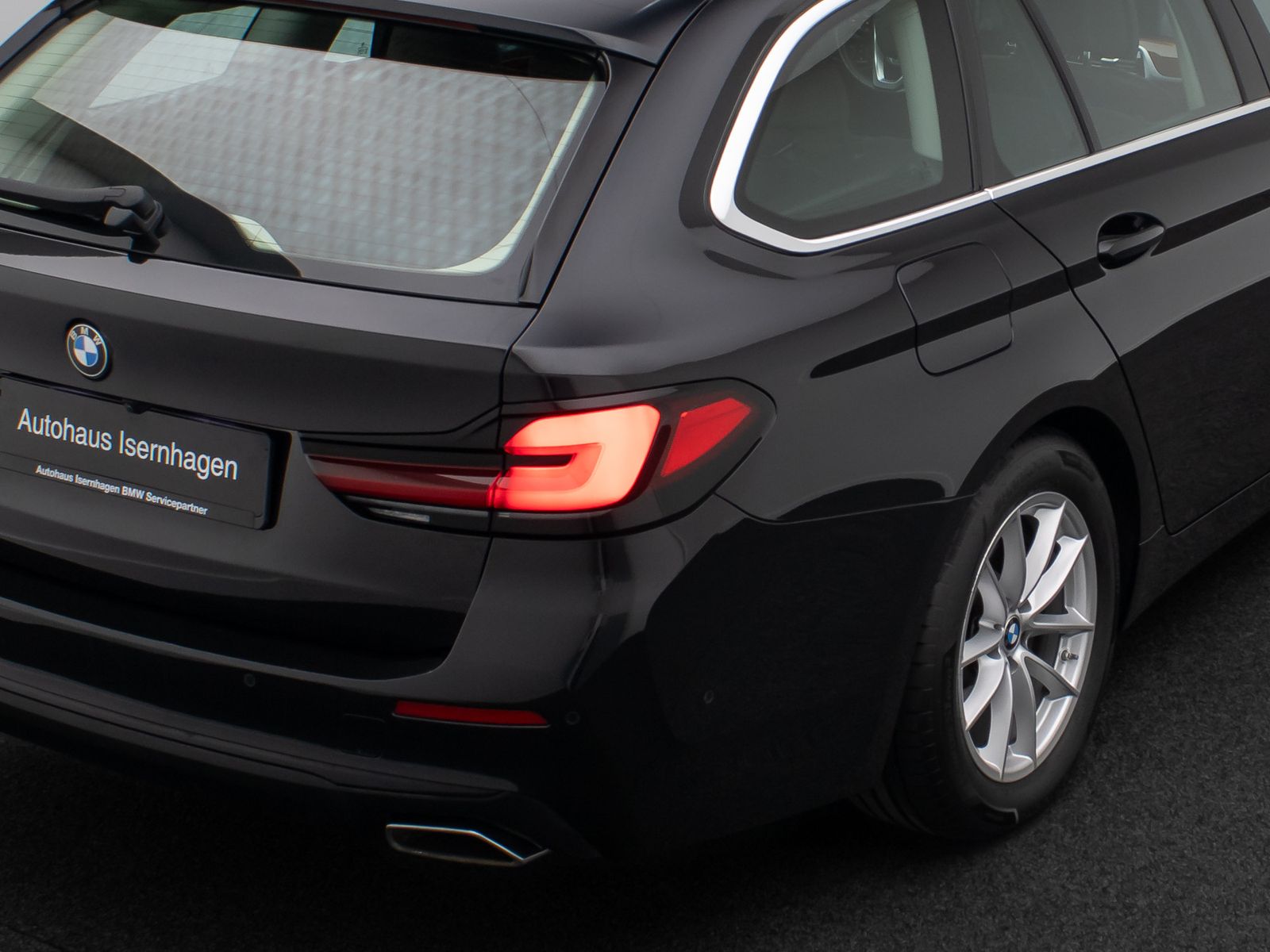 Fahrzeugabbildung BMW 540d xD ACC Laser HUD DAB Panorama H/K Belüftung