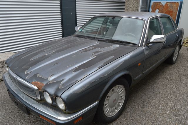 Jaguar Daimler 4.0 Six