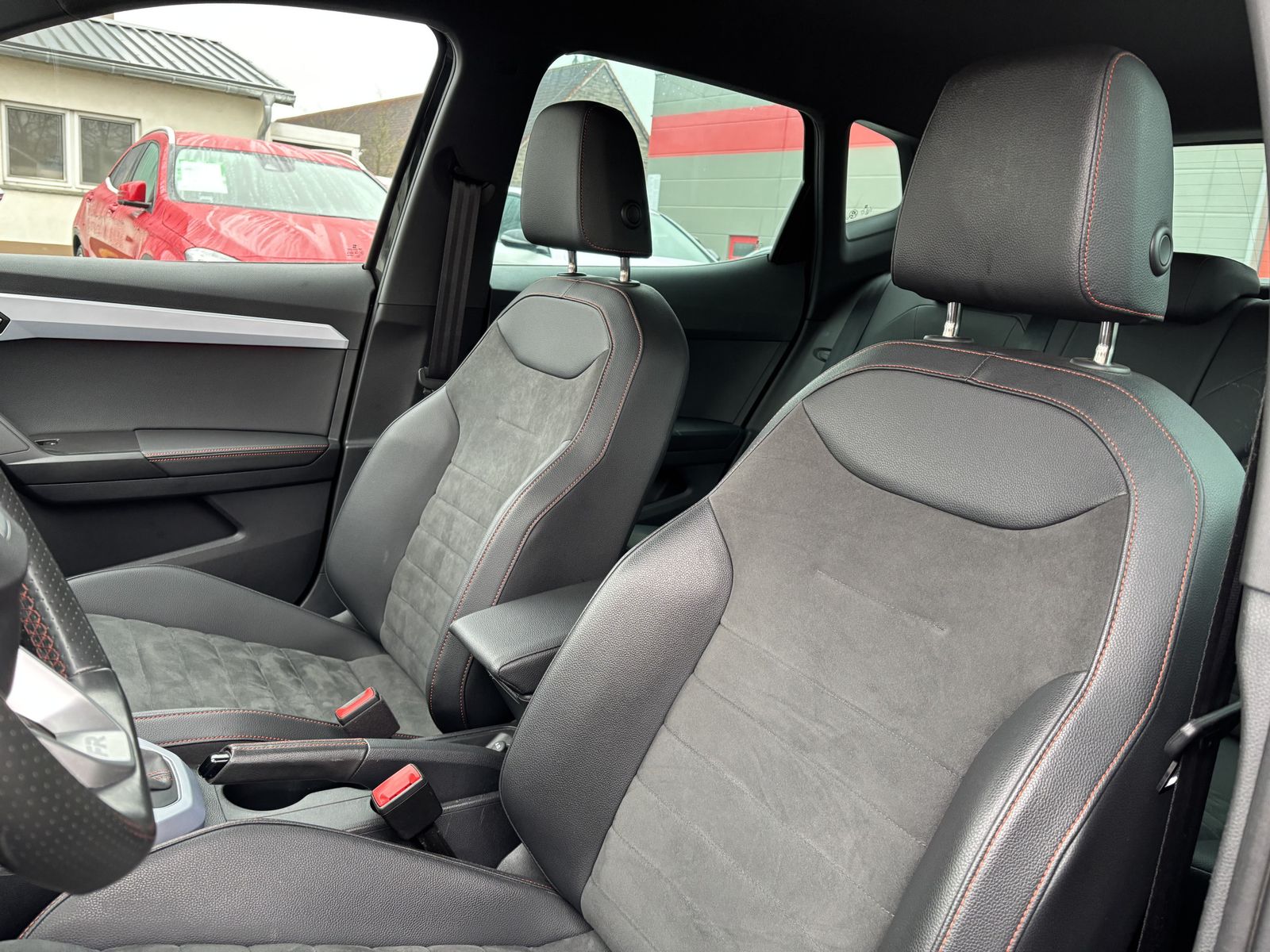 Fahrzeugabbildung SEAT Arona 1.5 TSI DSG FR Line-NAV-LED-KAMERA-VIRTUAL