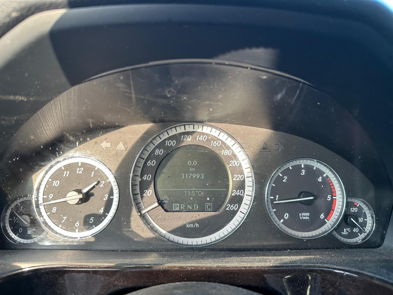 Mercedes-Benz E E 220 CDI BlueEfficiency