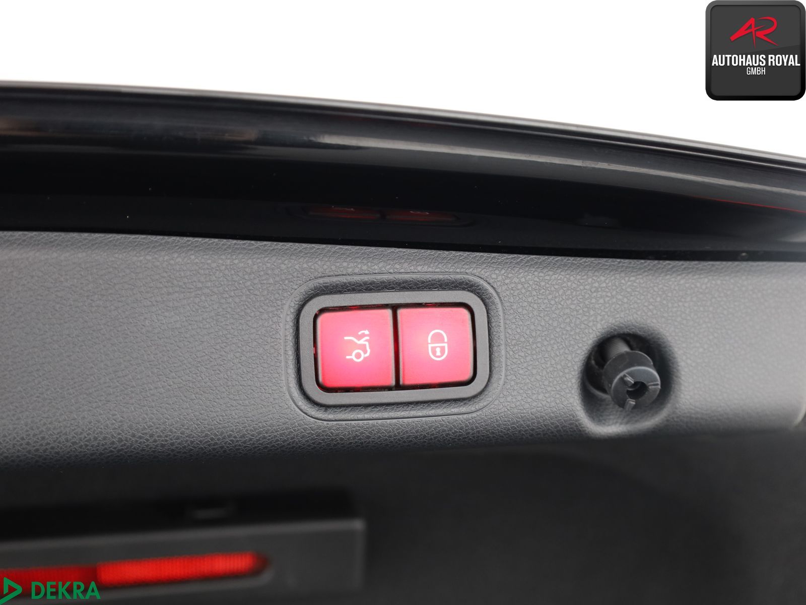 Mercedes-Benz E 220 d 4M AVANTGARDE 360GRAD,KEYLESS,DISTRONIC foto 24